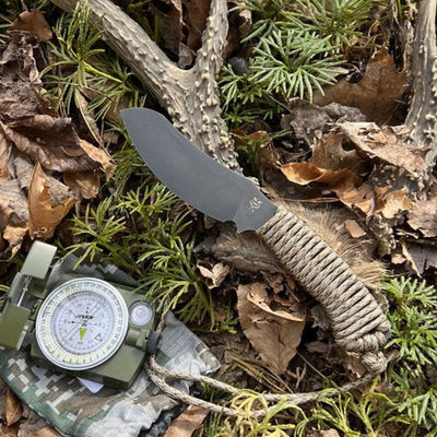 Wolfhound Skinning Knife with Paracord