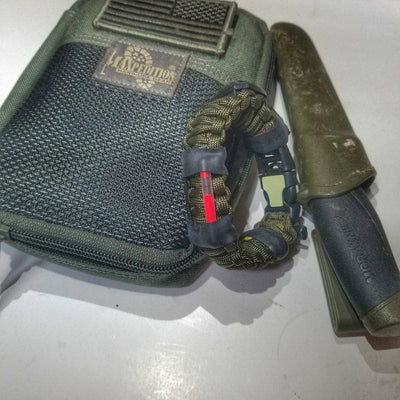 Escape Evade Pathfinder Paracord Bracelet